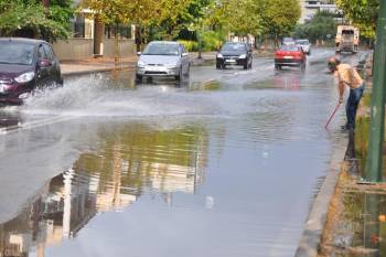 Προβλήματα από την πρωινή καταιγίδα στην Καλαμάτα (φωτογραφίες)