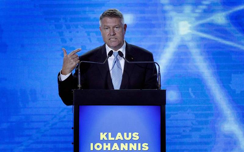 Ρουμανία: Ο φιλοευρωπαίος Κλάους Γιοχάνις φαβορί στον δεύτερο γύρο των προεδρικών εκλογών