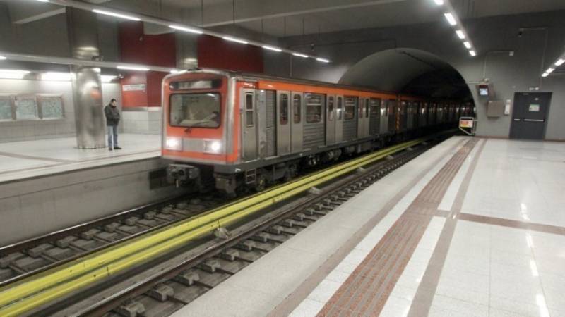 Διακοπή δρομολογίων στο μετρό μεταξύ Ακρόπολης-Συντάγματος λόγω ύποπτης βαλίτσας