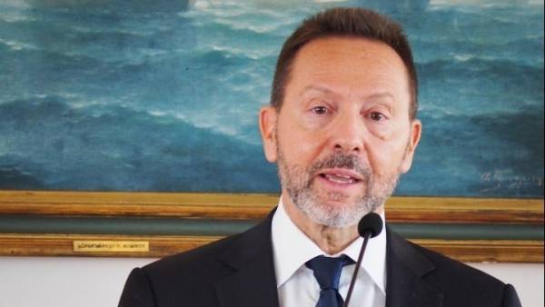 Στουρνάρας: Η ΕΚΤ πρέπει να συνεχίσει το πρόγραμμα αγορών ομολόγων τουλάχιστον έως το τέλος του 2022