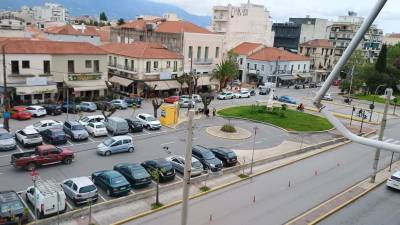 Δήμος Καλαμάτας: Το σύστημα ελεγχόμενης στάθμευσης και η αυταπάτη της «τάξης»