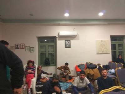 24 παιδιά ανάμεσα στους μετανάστες: Τα όνειρα για Ευρώπη έσβησαν στο Μαράθι