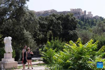 Δημοσιεύματα από διεθνή δίκτυα ενημέρωσης για το ρεκόρ τουριστικών εσόδων που καταγράφεται εφέτος στην Ελλάδα