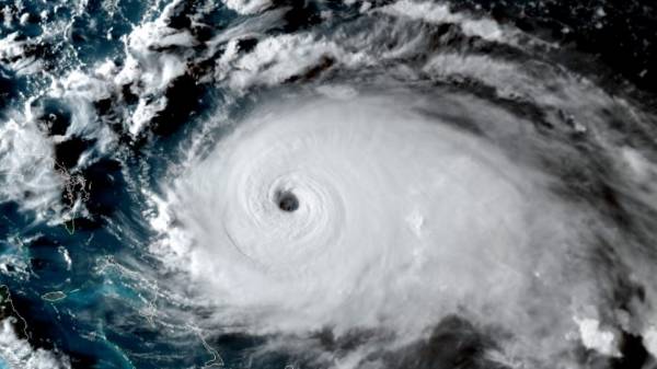 Τυφώνας Ντόριαν: Πλησιάζει απειλητικά τις Μπαχάμες