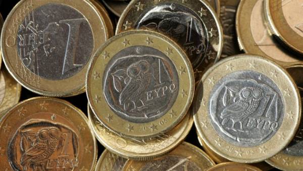 Το 10% των οφειλετών της εφορίας χρωστούν κάτω από 1 ευρώ