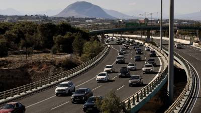 Σε εξέλιξη η επιστροφή του τριημέρου: Αυξημένη κίνηση στην Αθηνών - Κορίνθου