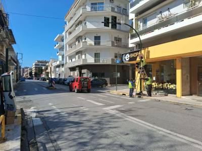 Καλαμάτα: Τοποθέτηση νέων φωτεινών σηματοδοτών τεχνολογίας LED στην Φαρών