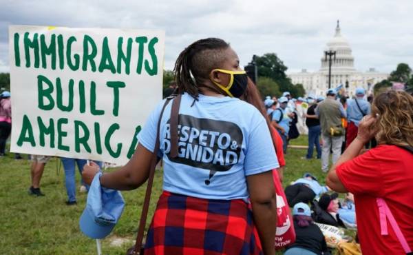 ΗΠΑ: Τέλος οι απελάσεις μεταναστών που δεν διαθέτουν νόμιμα έγγραφα