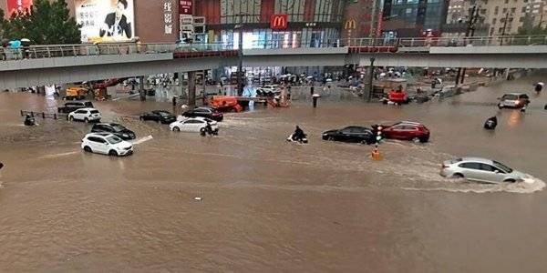Μεγάλες πλημμύρες στην Κίνα: 200.000 άνθρωποι απομακρύνθηκαν από τις εστίες τους