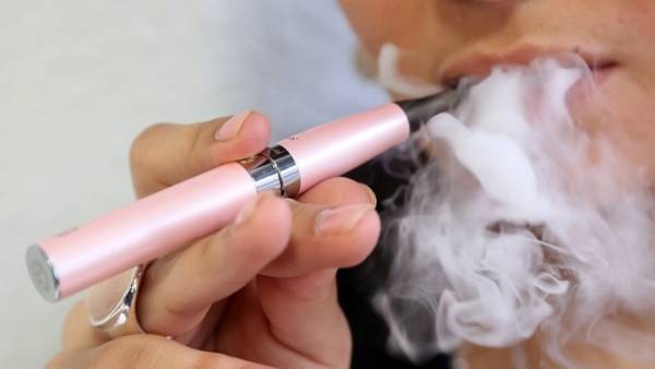 Έρευνα: Το ηλεκτρονικό τσιγάρο αυξάνει σημαντικά τον κίνδυνο χρόνιων παθήσεων των πνευμόνων