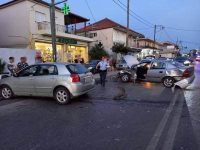 Τροχαίο με τραυματισμό κοντά στον κόμβο Ασπροχώματος