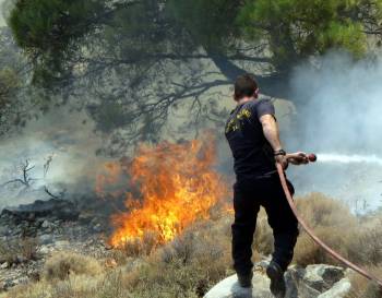 Φωτιά από... ρευματοκλοπή ξέσπασε στο Πλατύ