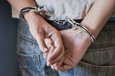 Δύο συλλήψεις για διάρρηξη αυτοκινήτου στο κέντρο της Καλαμάτας