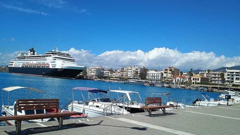 Κάθε λιμάνι και καημός, κάθε δεκαετία σχεδιασμός