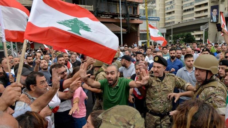 Το κίνημα διαμαρτυρίας παραλύει για έβδομη ημέρα τον Λίβανο