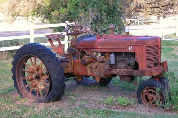 Δείτε τι απίστευτο έφτιαξε από παλιά χαλασμένα αγροτικά μηχανήματα!