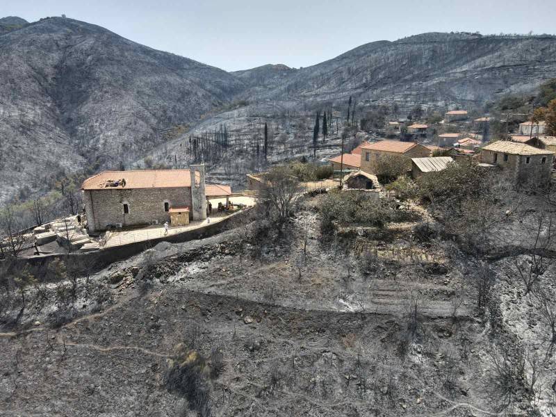 Συναντήσεις Λαμπρόπουλου για στήριξη των πυρόπληκτων στα χωριά του Αετού