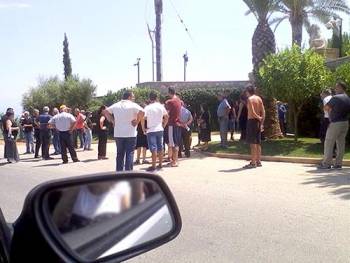 Tροχαίο δυστύχημα στο Βασιλίτσι: Οδύνη και διαμαρτυρίες στην κηδεία του άτυχου ζευγαριού