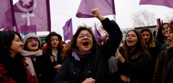 Διαδηλώσεις και εκδηλώσεις σε όλο τον κόσμο για την Παγκόσμια Ημέρα της Γυναίκας