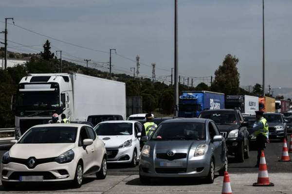 Έκτακτα μέτρα της τροχαίας και απαγόρευση κίνησης των φορτηγών για την έξοδο του Δεκαπενταύγουστου