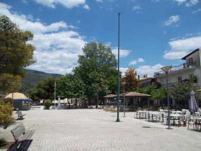 Σε Μικρομάνη, Θουρία και Ανω Αμφεια ο Οικονομάκος
