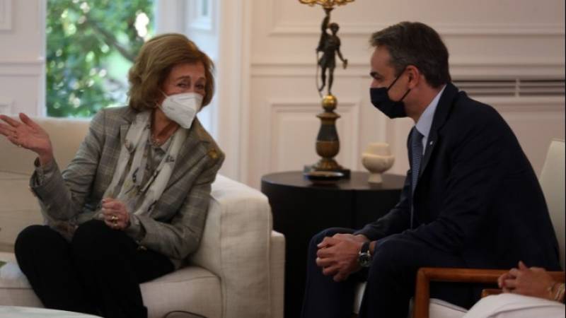 Με τη βασίλισσα Σοφία της Ισπανίας συναντήθηκε ο πρωθυπουργός στο Μέγαρο Μαξίμου (βίντεο)