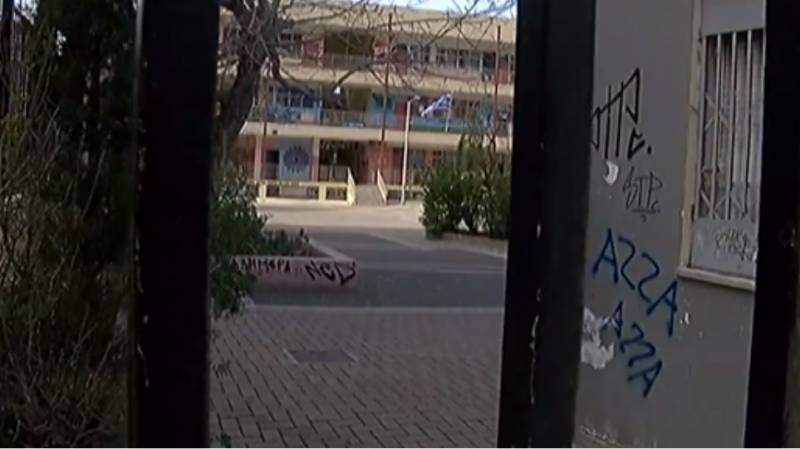 Βύρωνας: Άγριος ξυλοδαρμός 17χρονου μέσα στο σχολείο του (Βίντεο)