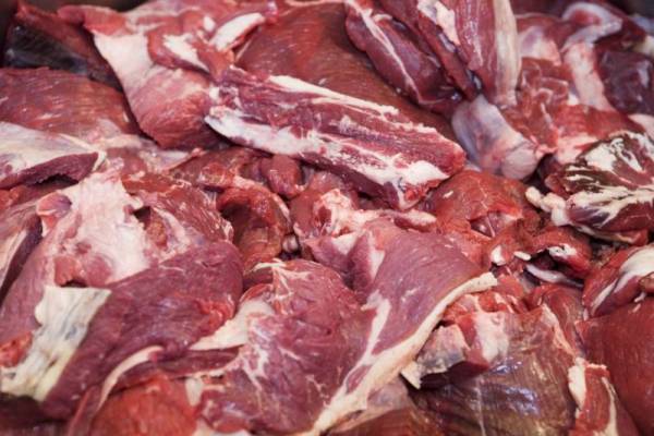 Χοιρινό κρέας σε 544 άπορες οικογένειες από τον Δήμο Καλαμάτας