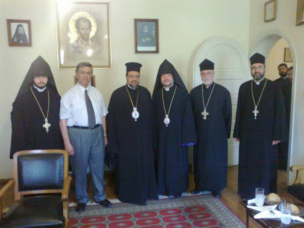 Ο Αρχιεπίσκοπος Αρμενίων Ελλάδος στο μητροπολίτη Μεσσηνίας