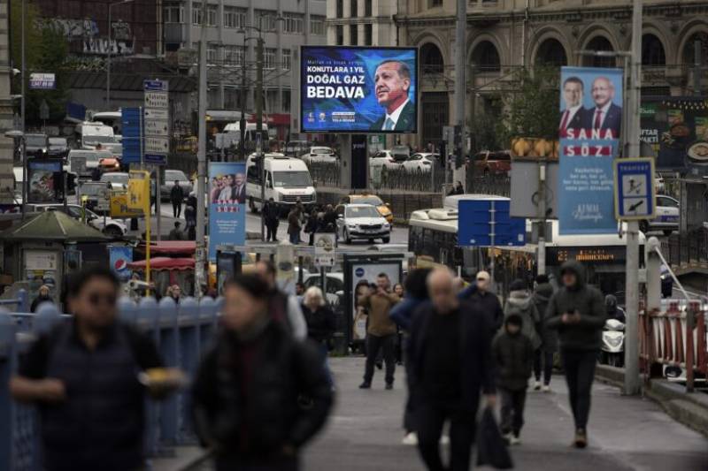 Ακραία πόλωση στην Τουρκία πριν τις εκλογές: «Βόμβες» περί πολιτικού πραξικοπήματος (βίντεο)