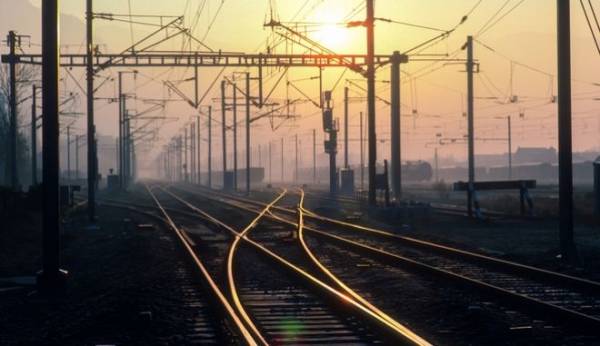 Τα δώδεκα νέα μεγάλα σιδηροδρομικά έργα της χώρας - Πώς τρέχουν οι διαγωνισμοί
