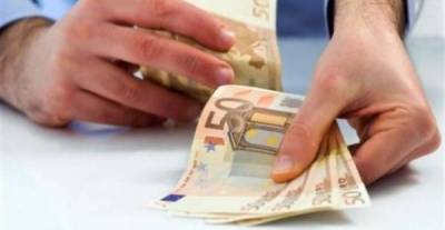 Καλαμάτα: 2.000 ευρώ σε οδηγό για σπασμένη κολόνα και πινακίδες!
