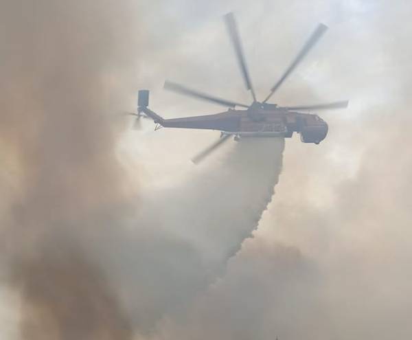 Πύργος: Μικρές εστίες φωτιάς εξακολουθούν να καίνε στην Ηλεία