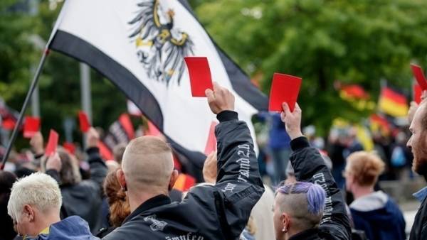 Γερμανία: Νεοναζί μετακινούνται από δυτικά σε ανατολικά κρατίδια
