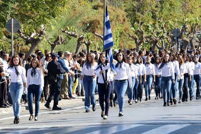 Οι μαθητικές παρελάσεις δεν είναι Μεταξικό κατάλοιπο - Αποδόμηση ενός μυθεύματος