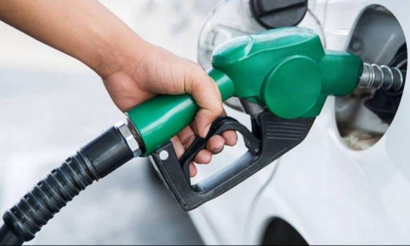 Από ρεκόρ σε ρεκόρ η τιμή της βενζίνης - Τα πρόστιμα και οι εκτιμήσεις