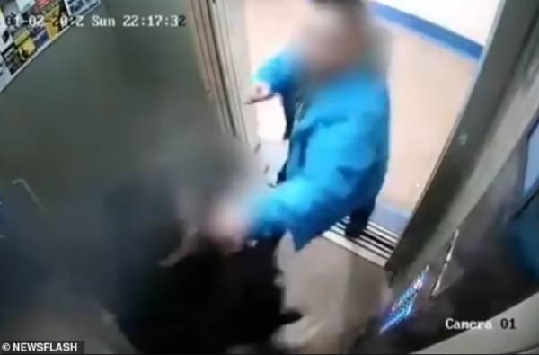 Ρωσία: Γρονθοκόπησε 27χρονο που παρενόχλησε την κόρη του μέσα σε ασανσέρ (Βίντεο)