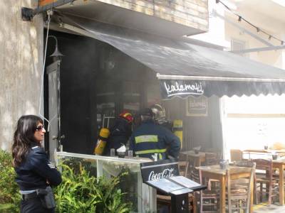 Μεγάλη πυρκαγιά σε ψησταριά στο κέντρο της Καλαμάτας (βίντεο-φωτογραφίες)