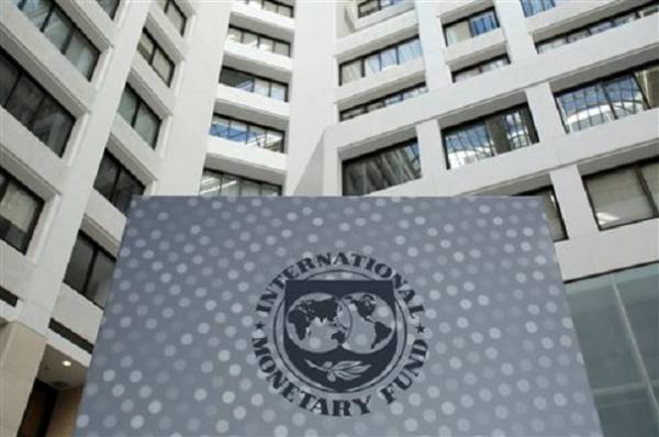Εξαιρετικά μη βιώσιμο χαρακτηρίζει το δημόσιο χρέος, στην έκθεσή του το ΔΝΤ
