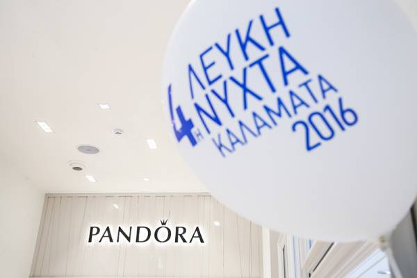 Με ενθουσιασμό υποδέχτηκε η Καλαμάτα  το concept store PANDORA στη «Λευκή Νύχτα της Καλαμάτας»