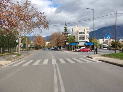 Καλαμάτα: Λιγότερες διαβάσεις πεζών με κυβόλιθους