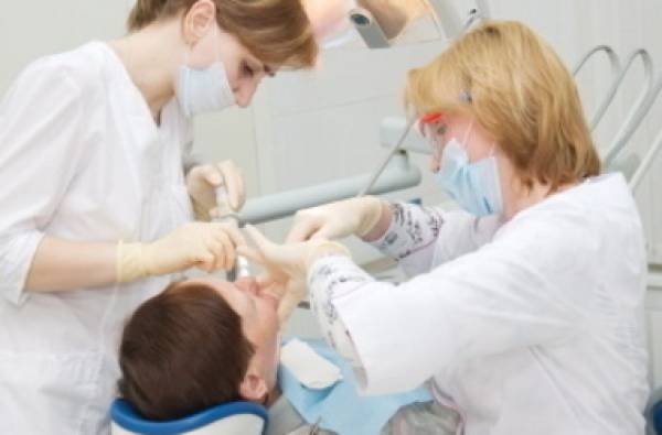 Οδοντιατρικοί έλεγχοι σε μαθητές στο Ναύπλιο