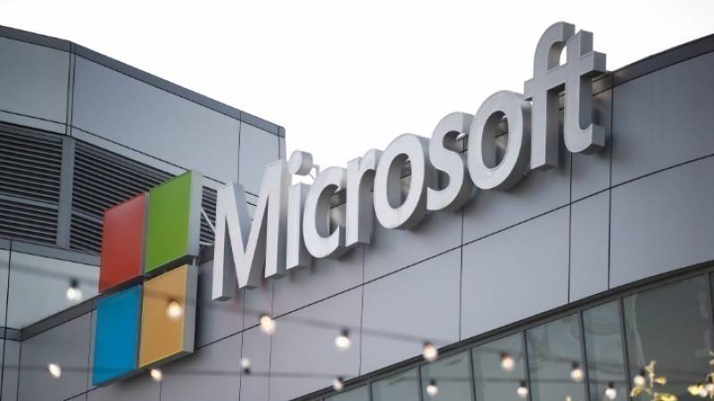 «Έπεσαν» τα Windows και προγράμματα της Microsoft σε τράπεζες, ΜΜΕ και εταιρείες (Βίντεο)