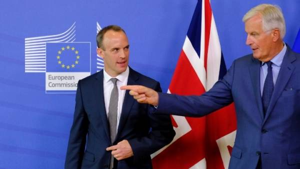Μπαράζ παραιτήσεων στην κυβέρνηση Μέι λόγω Brexit
