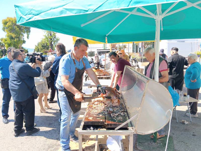 Η μέρα της γουρνοπούλας σήμερα στην Καλαμάτα (βίντεο)