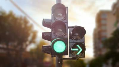 Πώς η τεχνητή νοημοσύνη «πρασινίζει» τα φανάρια στους δρόμους