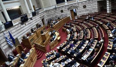 Ομόφυλα ζευγάρια: Σε διαβούλευση το νομοσχέδιο - Η αποχή και οι αντιδράσεις (Βίντεο)