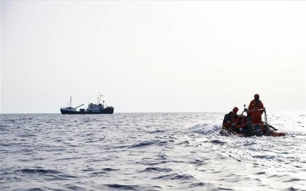 Πάνω από 120 μετανάστες που διέσωσαν πλοία ΜΚΟ θα αποβιβαστούν στη Σικελία