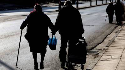 Περισσότερα χρόνια ζουν οι γυναίκες στο Μοριά - 5,6 χρόνια παραπάνω από τους άνδρες   