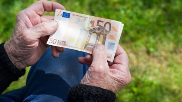 Αναδρομικά: Πληρωμές για 230.000 συνταξιούχους ως τον Ιούλιο - Οι 4 μεγάλες καταβολές